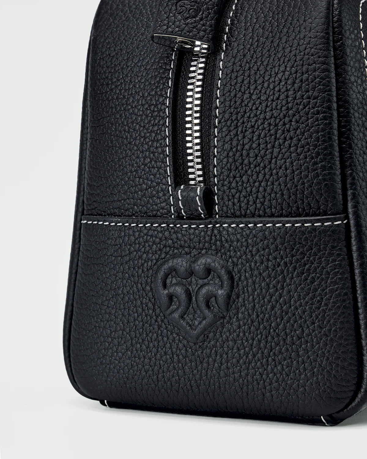 Beersister Pebbled Top-Grain Leather Boston Bag with Matte Finish