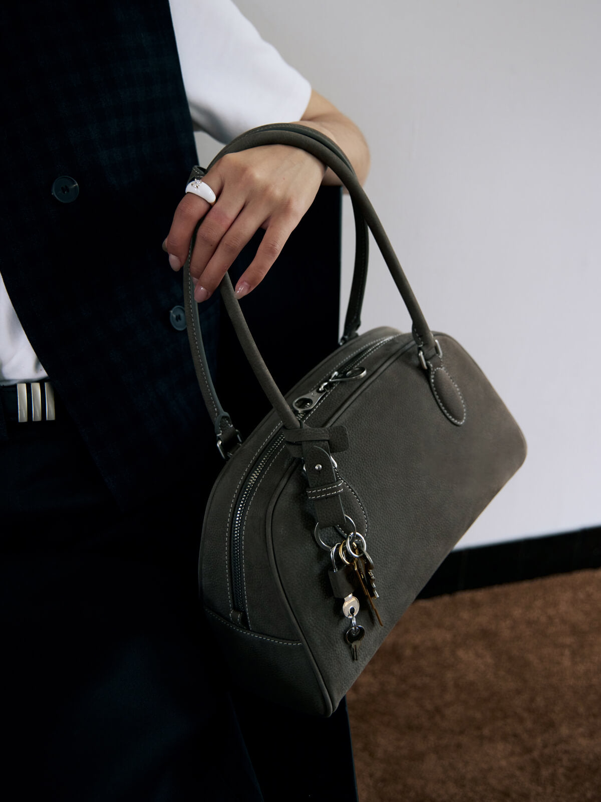 Beersister Bowling Leather Bag Small grey