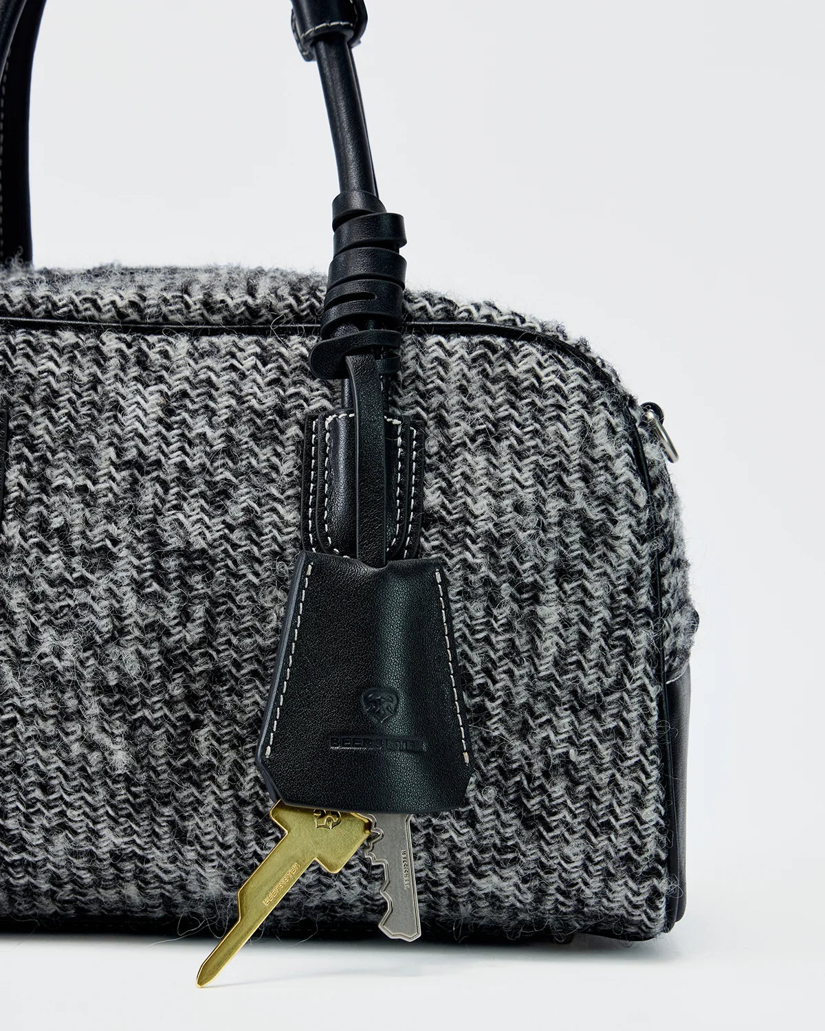 Beersister Vintage Wool Boston Bag